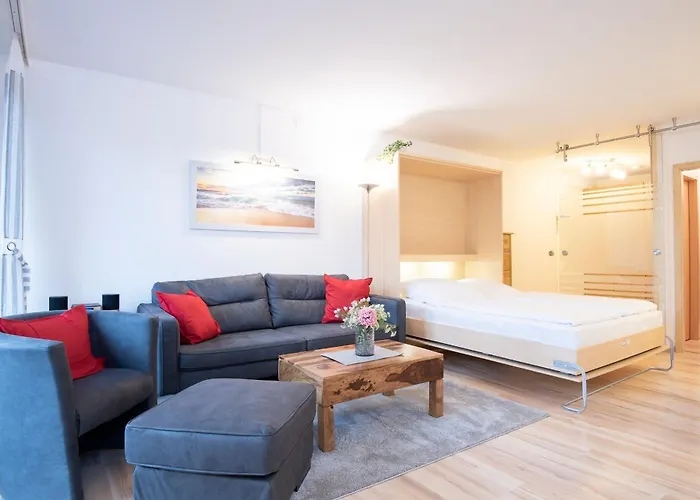 Hamburger Strasse 11 9 *